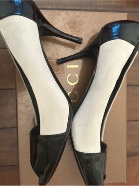 Gucci Black Patent and White Suede Open Toe Pumps